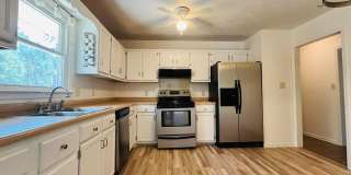 3 Bedroom and 2 Bath Home (No Pets) Gallery 7