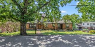 Beautifully maintained and move-in ready 4BR home with a basement Gallery 57