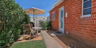 1923 W Earll Drive Gallery 30