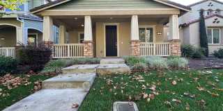 Beautiful 3 Bedroom, 2.5 Bath Mountain House Home Gallery 1
