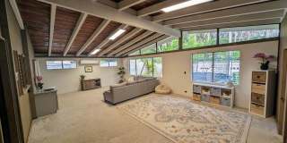 Country living in the City - Huge bonus room, entertainment deck, covered lanai and lots of storage. Gallery 18