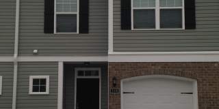 GORGEOUS 3 bed/2.5 bath Townhouse Gallery 1