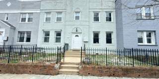 1246 QUEEN Street NE unit: 2 Gallery 1