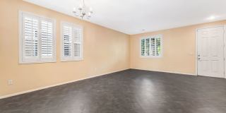 Southern Highlands Beauty with Expansive Loft & Designer Upgrades! Gallery 6