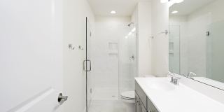 Pet-Friendly Fry's Spring Townhome Near 5th St Station Gallery 7