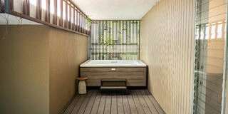 8895 Appian Way Gallery 4