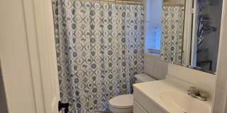 Spacious and modern 1-bedroom, 1-bathroom unit available for rent in the heart of Fort Lauderdale. Gallery 13