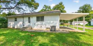 Modern Finishes & Hardwood Floors – 4BR Columbus Gem Gallery 50