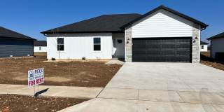 4 bed 2 bath 2 Car Garage Gallery 1