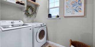 Furnished 3 Bed/Office Luxury Model Home on Westside Gallery 40