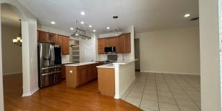 Stunning 5 Bedroom Home with Screened Pool & 3-Car Garage Gallery 5