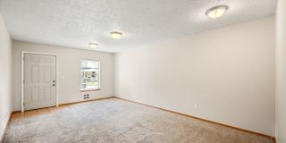 Spacious 3-Bed Duplex in Central Spokane — Washer/Dryer Included Gallery 4