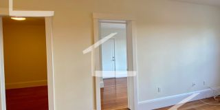 Nice 2 bed in Brookline Gallery 17