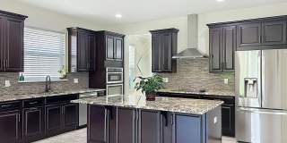 !!!NOW AVAILABLE!!! Beautiful 4-Bedroom PET FRIENDLY Home for Rent in RANDAL PARK! Gallery 34