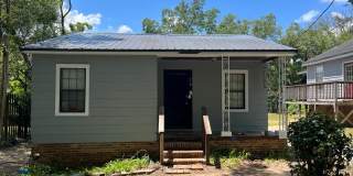 2/1 house with yard in Midtown! Available now! Gallery 1