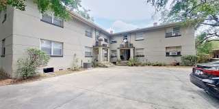 Charming Apartment with Wood Floors & Convenient Amenities Gallery 13