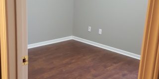 3 bed, 2 bath Home with GARAGE! Gallery 8