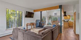 SEASONAL FURNISHED HOME Gallery 7