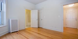 5706-10 S. Blackstone Ave Gallery 3