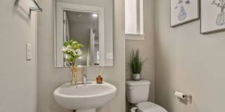 Modern Tri-Level 4BD/3.5BTH Townhouse in Lynnwood for Rent! Pet Friendly! Gallery 19