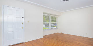 1562 Riverside Drive Gallery 3