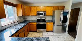 This South Hill Bright and Spacious 3 bed, 2 bath single family home, Near Glenrose available now! Gallery 7