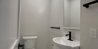 160 Main St Gallery 12