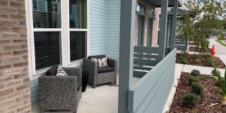 Aurora on the Trail - Apartments & Townhomes Gallery 11