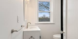 127 Maple Avenue Gallery 7