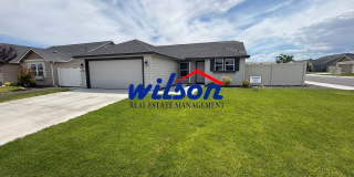 3bd/2ba House in West Valley with Central AC, Fully Fenced Yard and Two Car Garage! Gallery 1