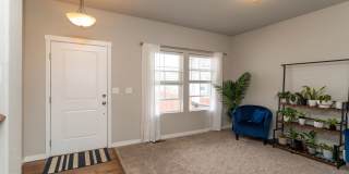 Exquisite 2-Story Home: Luxury Living in Tranquil Cul-de-Sac Setting!! Gallery 8