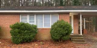 Chapel Hill / 2BR House of Homestead AVAIL Gallery 1