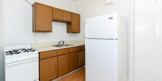 The Manor Gallery 14