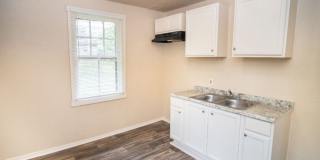 Renovated Home Near Downtown Gallery 7