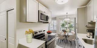 Beautifully Renovated 1 & 2 Bedroom Apartments in Lynnwood! Gallery 23