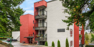Spacious Condo on Main St. Bellevue!! Gallery 1