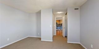 401 S 1st Street Gallery 14