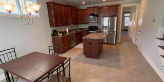 Room in 3 Bedroom Home at 109 Windy Creek Ln Gallery 15