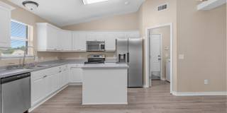 Charming 3BR Home with Fenced Yard, Garden Tub & Double Vanity Gallery 16