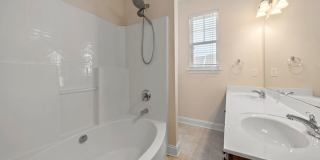 Fantastic Three Bedroom Townhouse in Charlotte Gallery 19