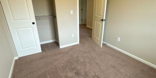 NE 3 Bdrm, 2.5 Bath 1450 sq ft House w/AC and Gas Heat,  All Appliances, Dbl Garage Gallery 18