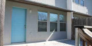 CONTEMPORARY URBAN CONDO NEAR DOWNTOWN Gallery 20