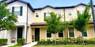 MOVE IN SEPTEMBER! IMMACULATE RENTAL! 2x2.5 TOWNHOME WITH PRIVATE COURTYARD! 2 CAR GARAGE! Gallery 1