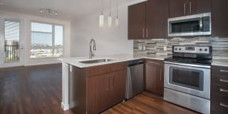 Radius Uptown Apartments Gallery 8