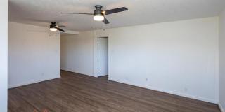 2133 Metcalf Street Gallery 6