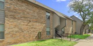 Cleburne Plaza Gallery 11