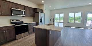715 Lake Shore Drive Northeast - 203 Gallery 19