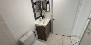 7832 Collins Ave Gallery 25