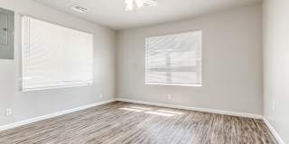 Charming Home + Balcony + Centrally Located in OKC + 3 bedrooms Gallery 16