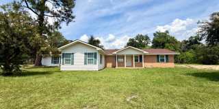 4 Bed 2 Bath House Newly Renovated Gallery 1
